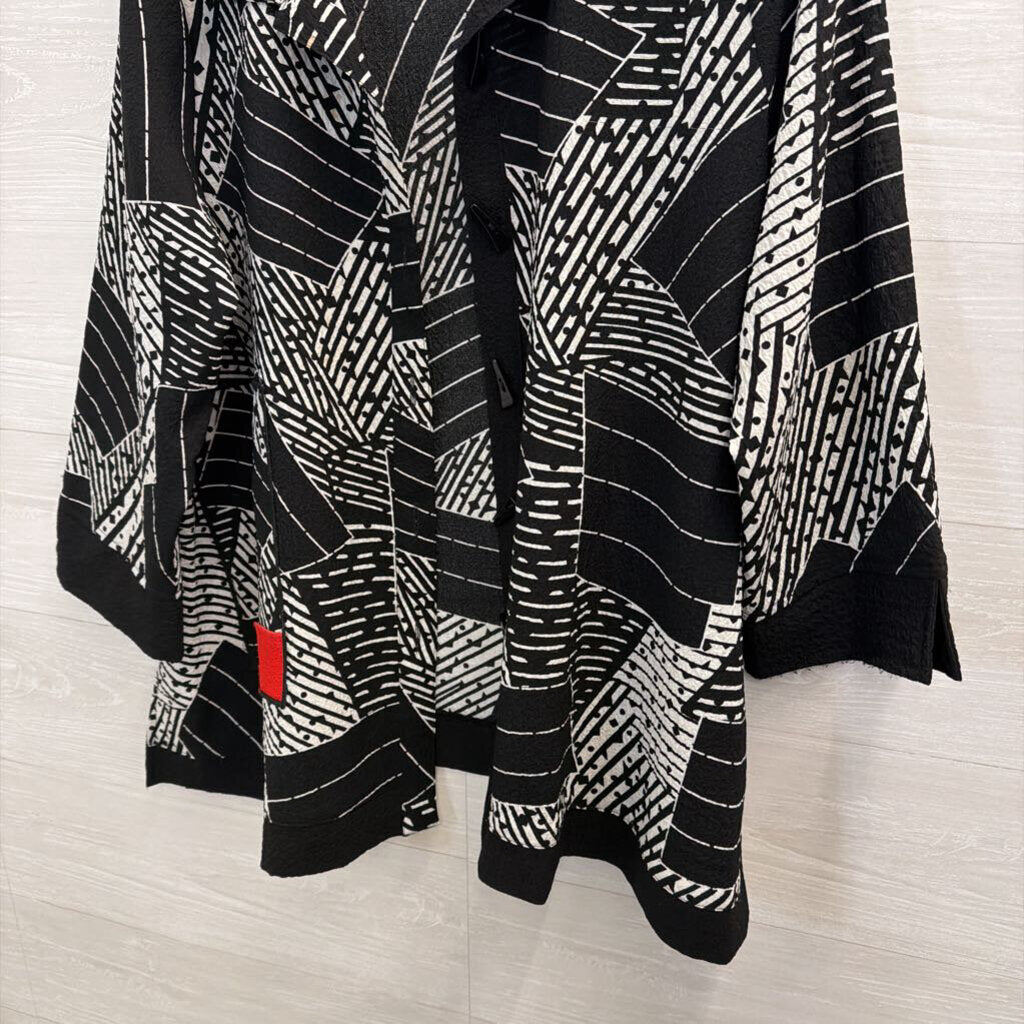 Ali Miles Black/ White Print Long Sleeve Jacket Top 1X