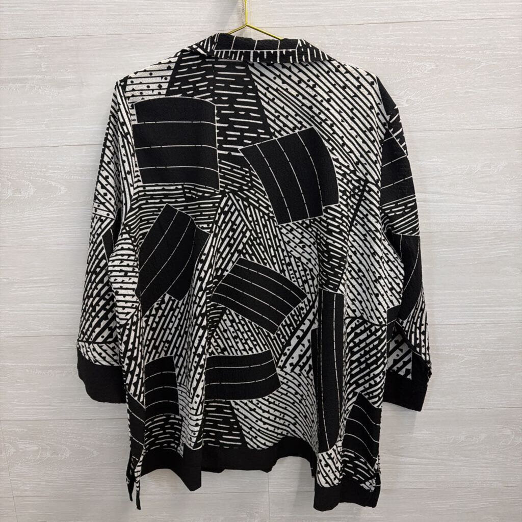 Ali Miles Black/ White Print Long Sleeve Jacket Top 1X