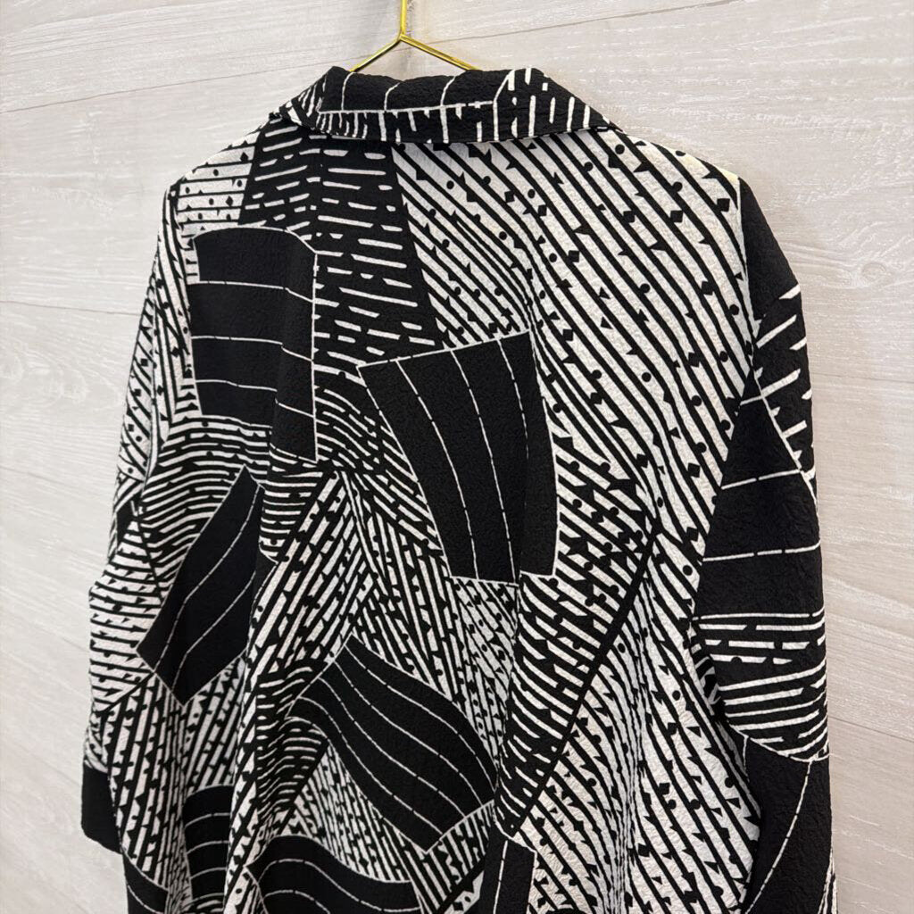 Ali Miles Black/ White Print Long Sleeve Jacket Top 1X