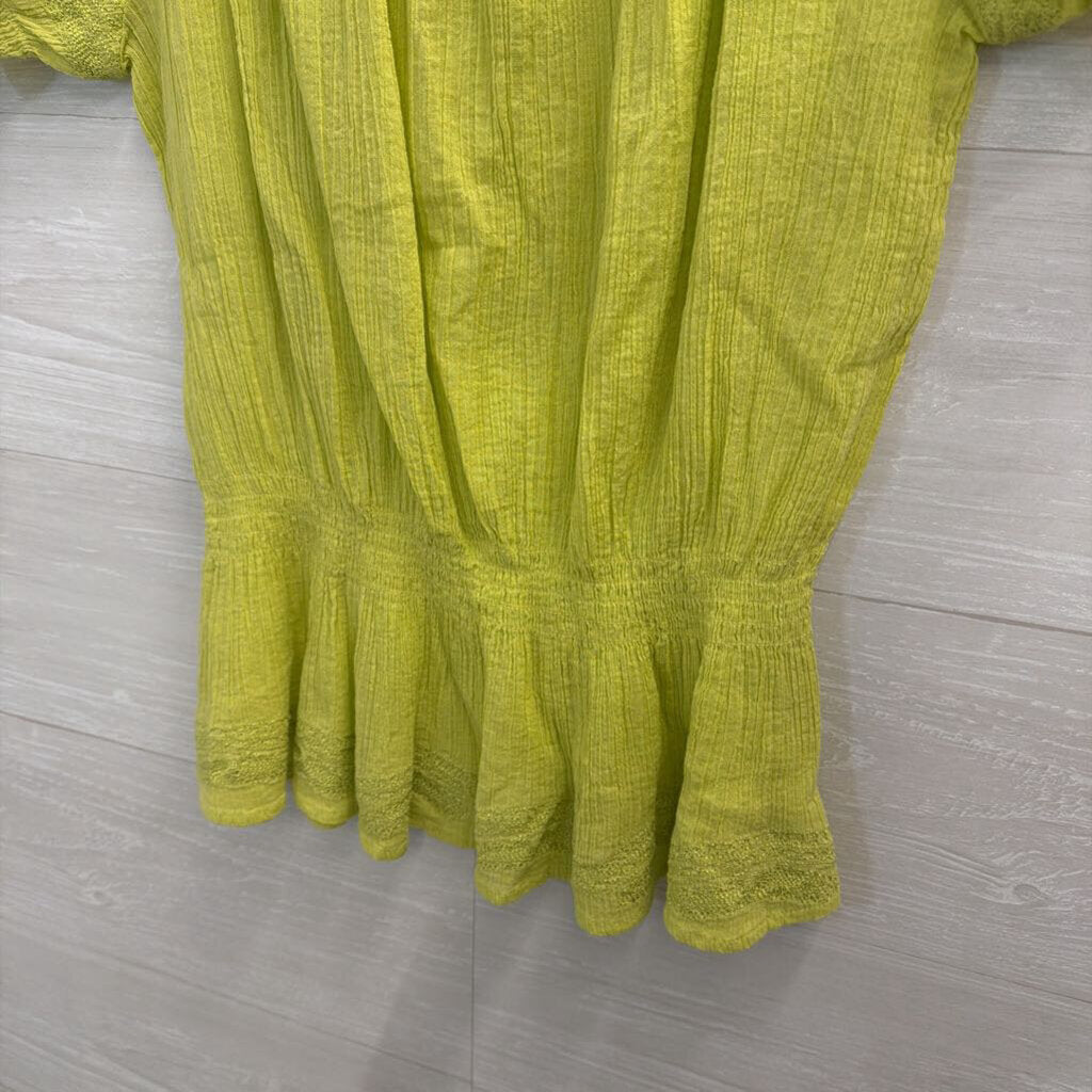 Cynthia Rowley Green Textured Smocked Detail Short Sleeve Top Medium