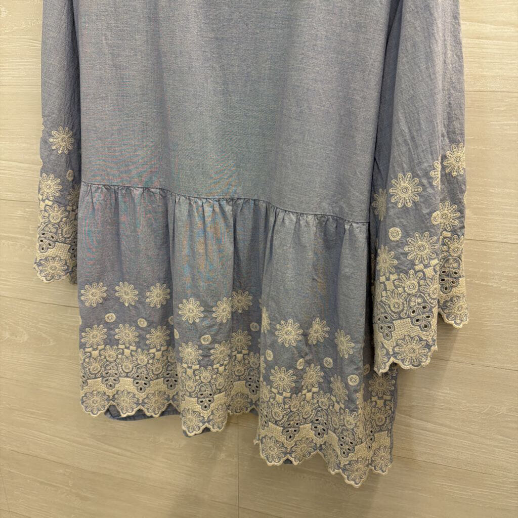 Sweet Magnolia Blue/ White Embroidered Flower Long Sleeve Tunic Top Large