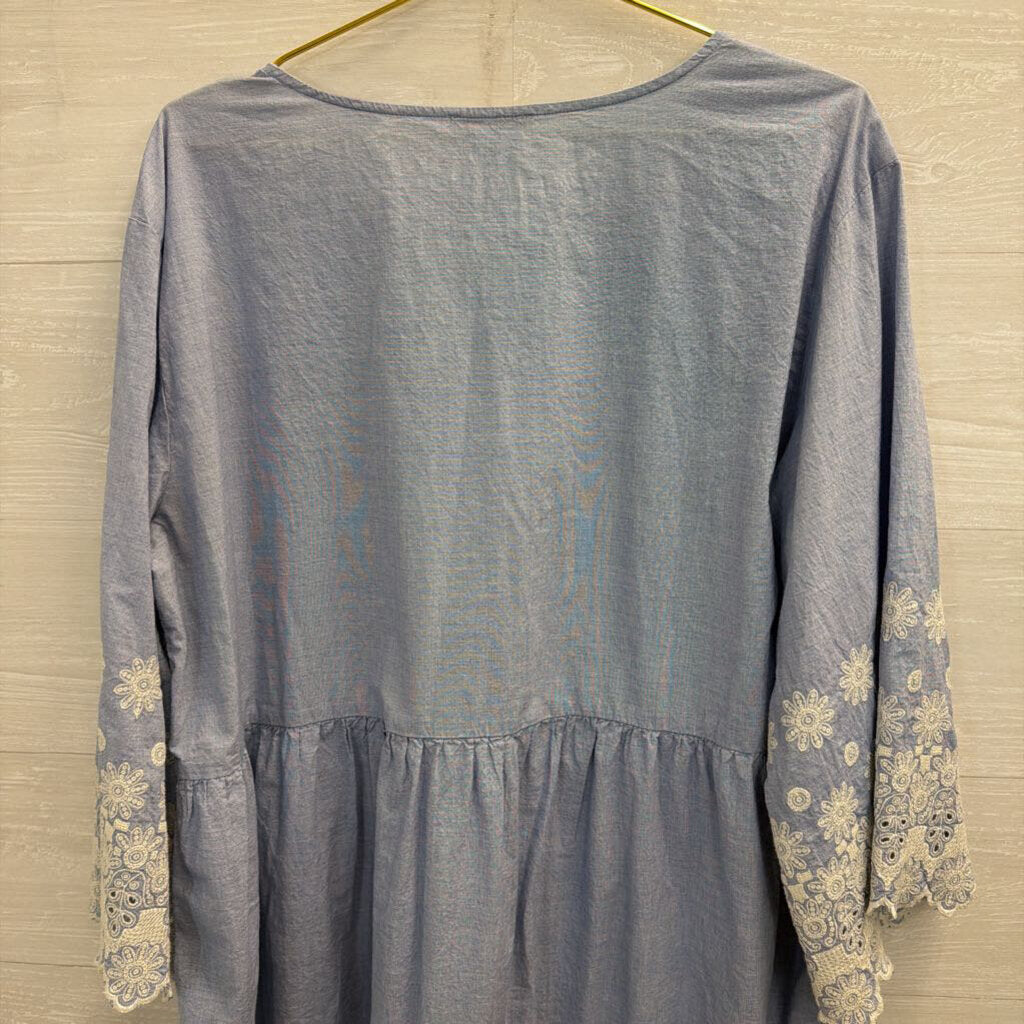Sweet Magnolia Blue/ White Embroidered Flower Long Sleeve Tunic Top Large