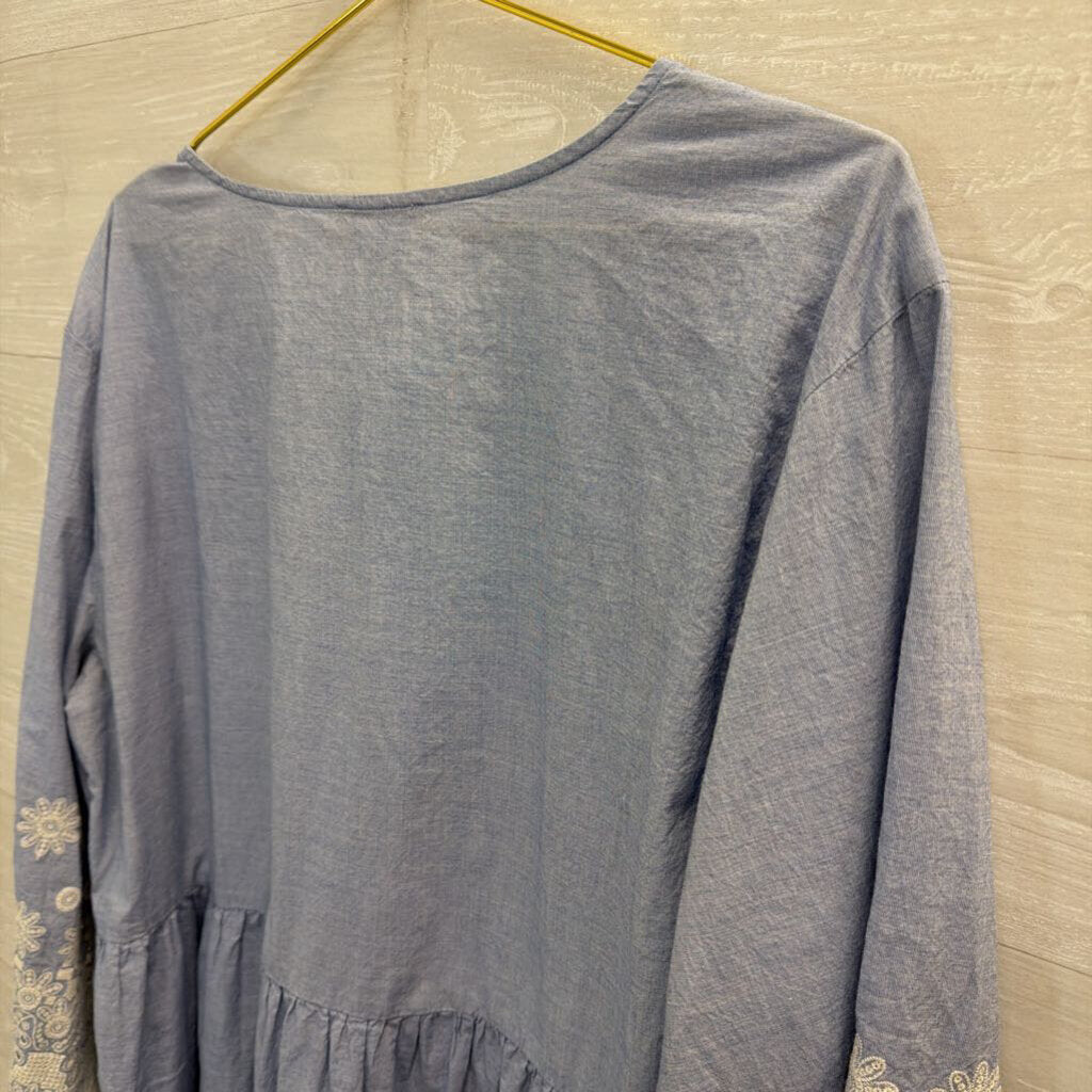 Sweet Magnolia Blue/ White Embroidered Flower Long Sleeve Tunic Top Large