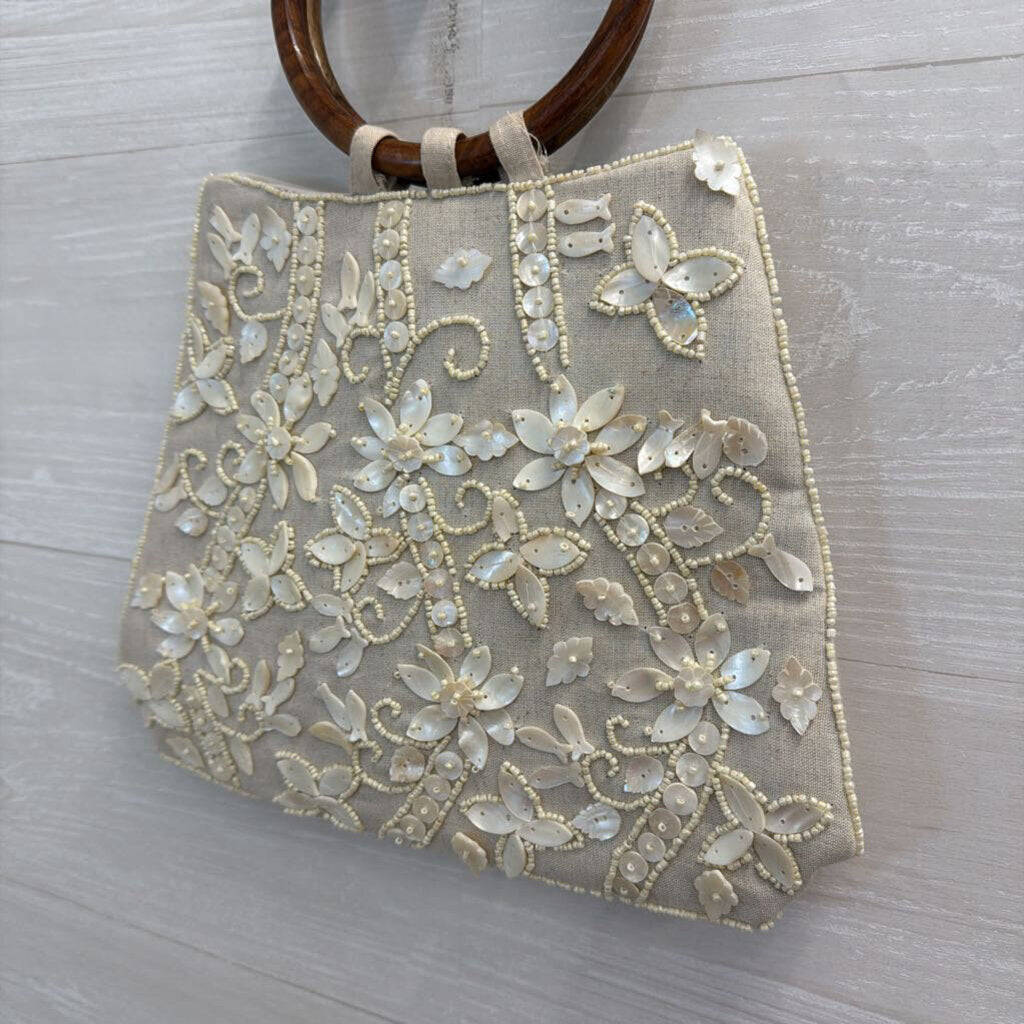 Small Grey/ Ivory Beaded Wooden Handle Purse