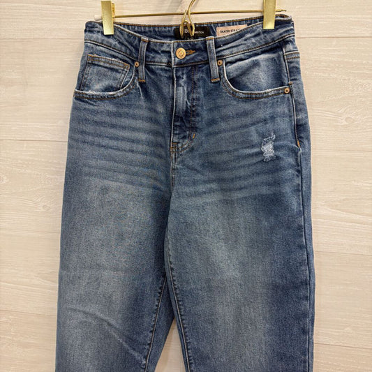 BCBG Medium Wash Skater Straight Jeans 26