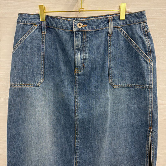 Carolina Blues Medium Wash Denim Skirt 12
