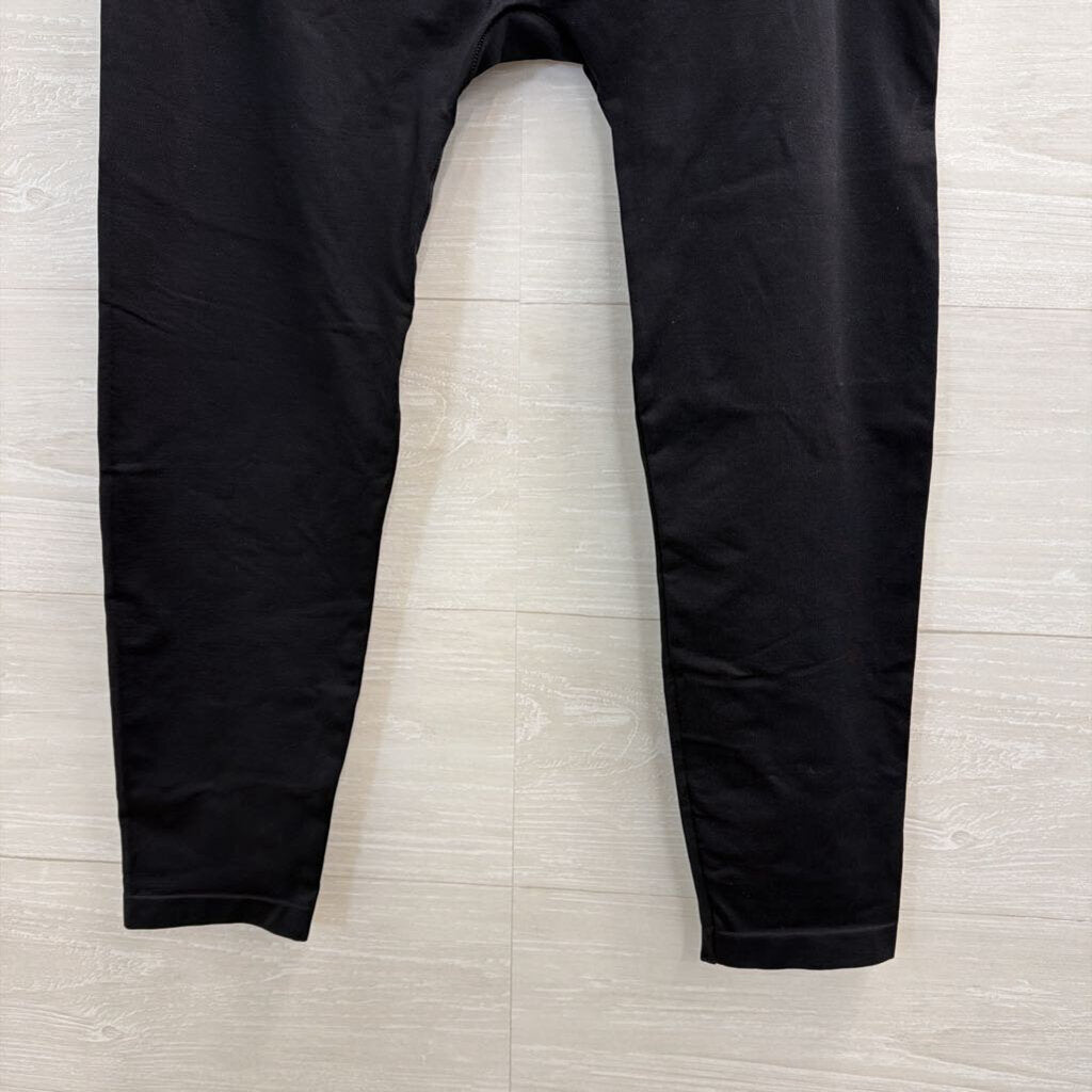 Gym Shark Black/ White Athletic Leggings Large