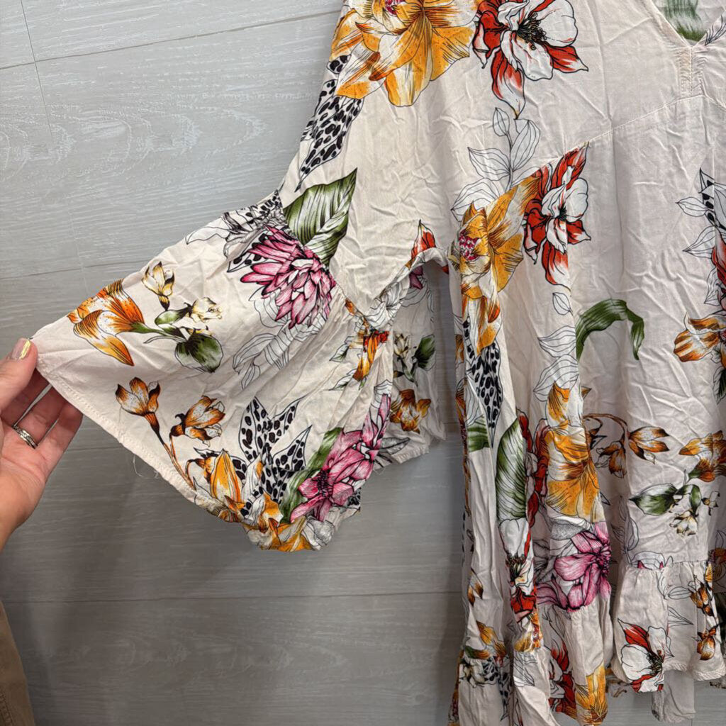 Label of Love White/ Multi Floral Print Long Sleeve Tunic Top Small