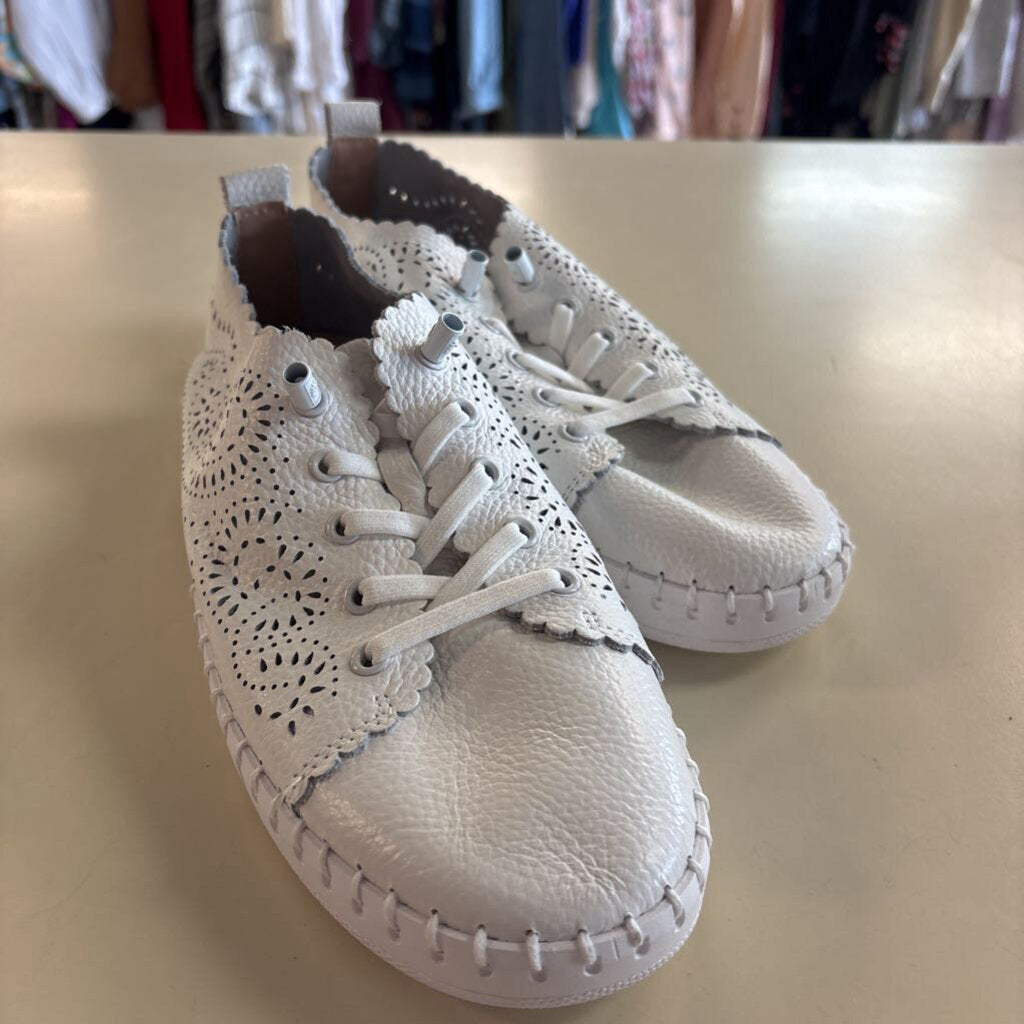 Yokono White Perforated Scallop Trim Sneakers 39
