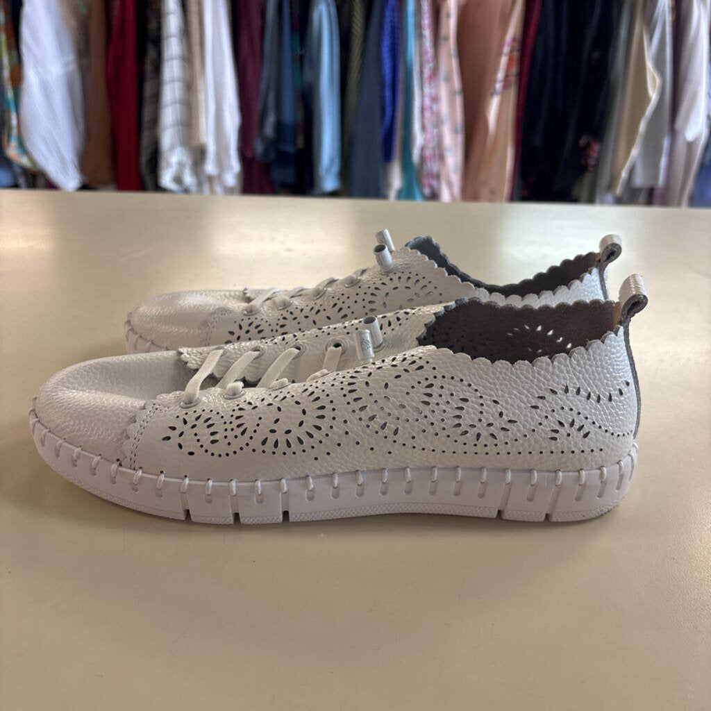 Yokono White Perforated Scallop Trim Sneakers 39