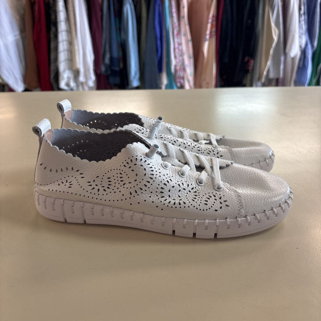 Yokono White Perforated Scallop Trim Sneakers 39