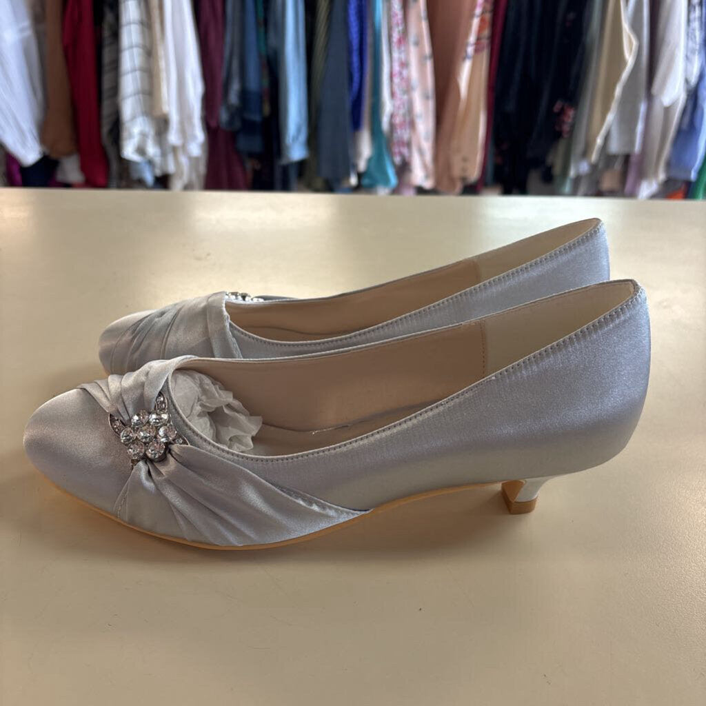 Elegant Park Silver Satin Rhinestone Detail Kitten Heels 9