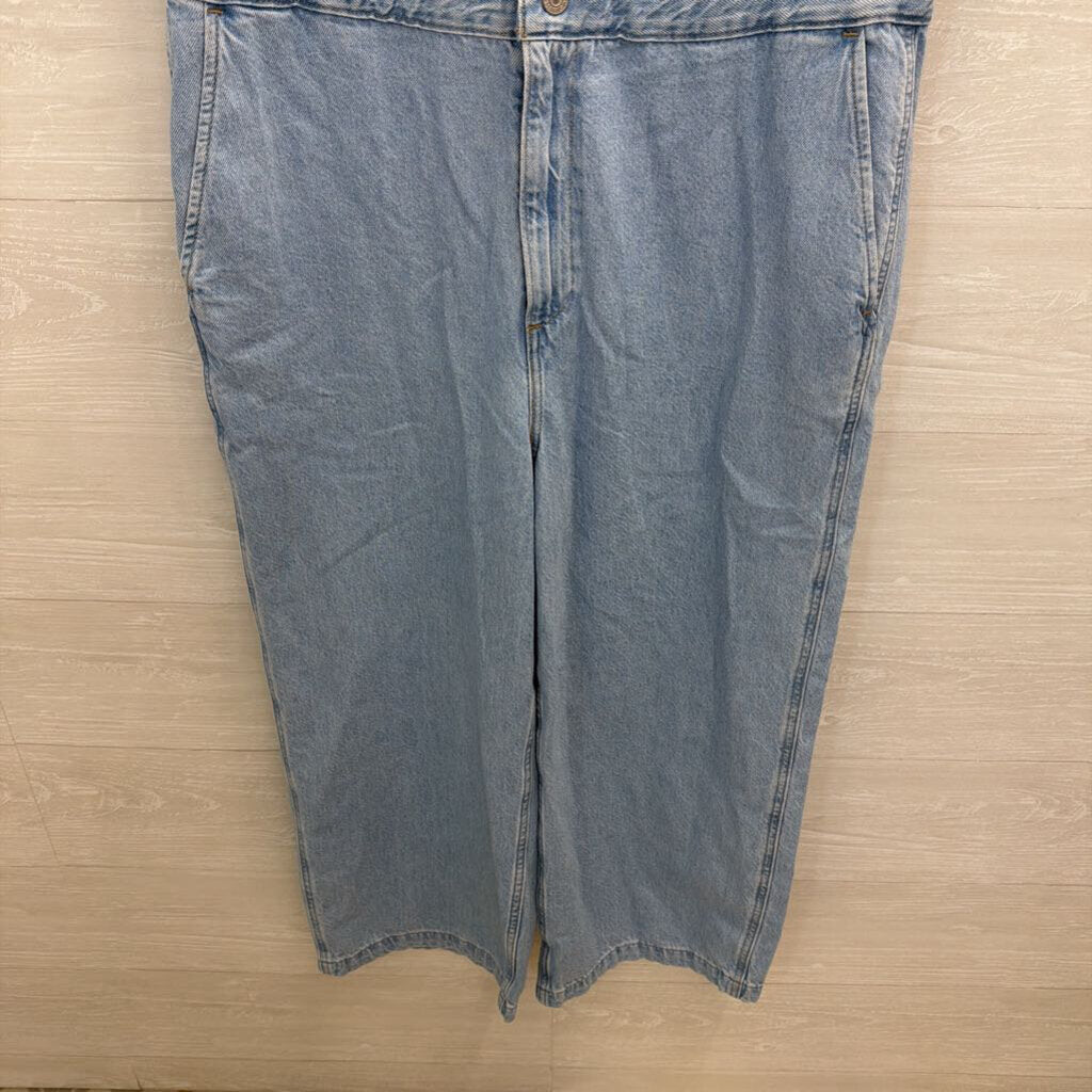 Levi Light Wash Short Sleeve Snap Front Denim Jumpsuit Large