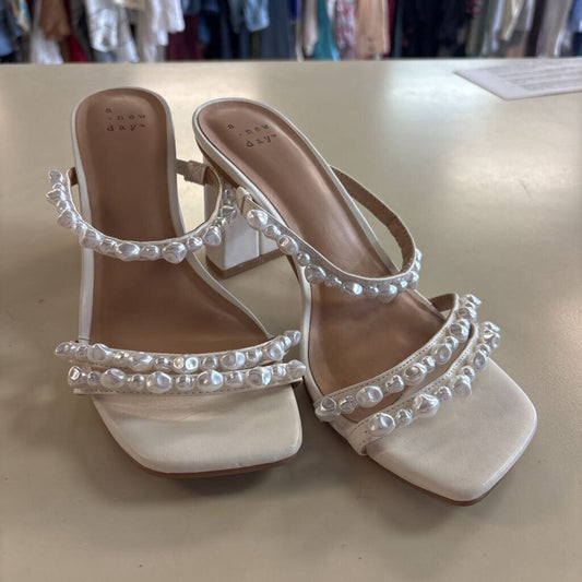 A New Day White Fresh Water Pearl Strap Black Heels 6.5