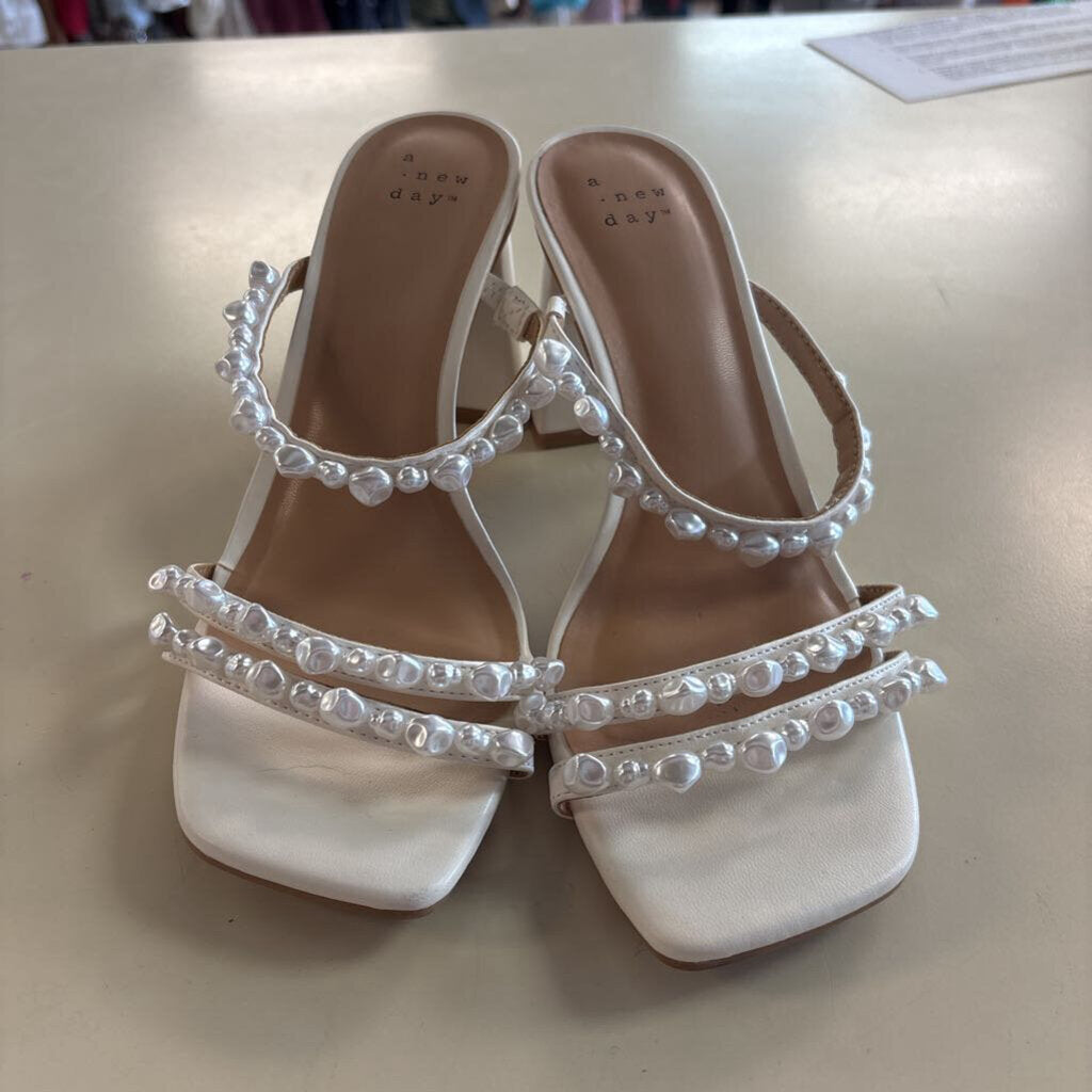 A New Day White Fresh Water Pearl Strap Black Heels 6.5