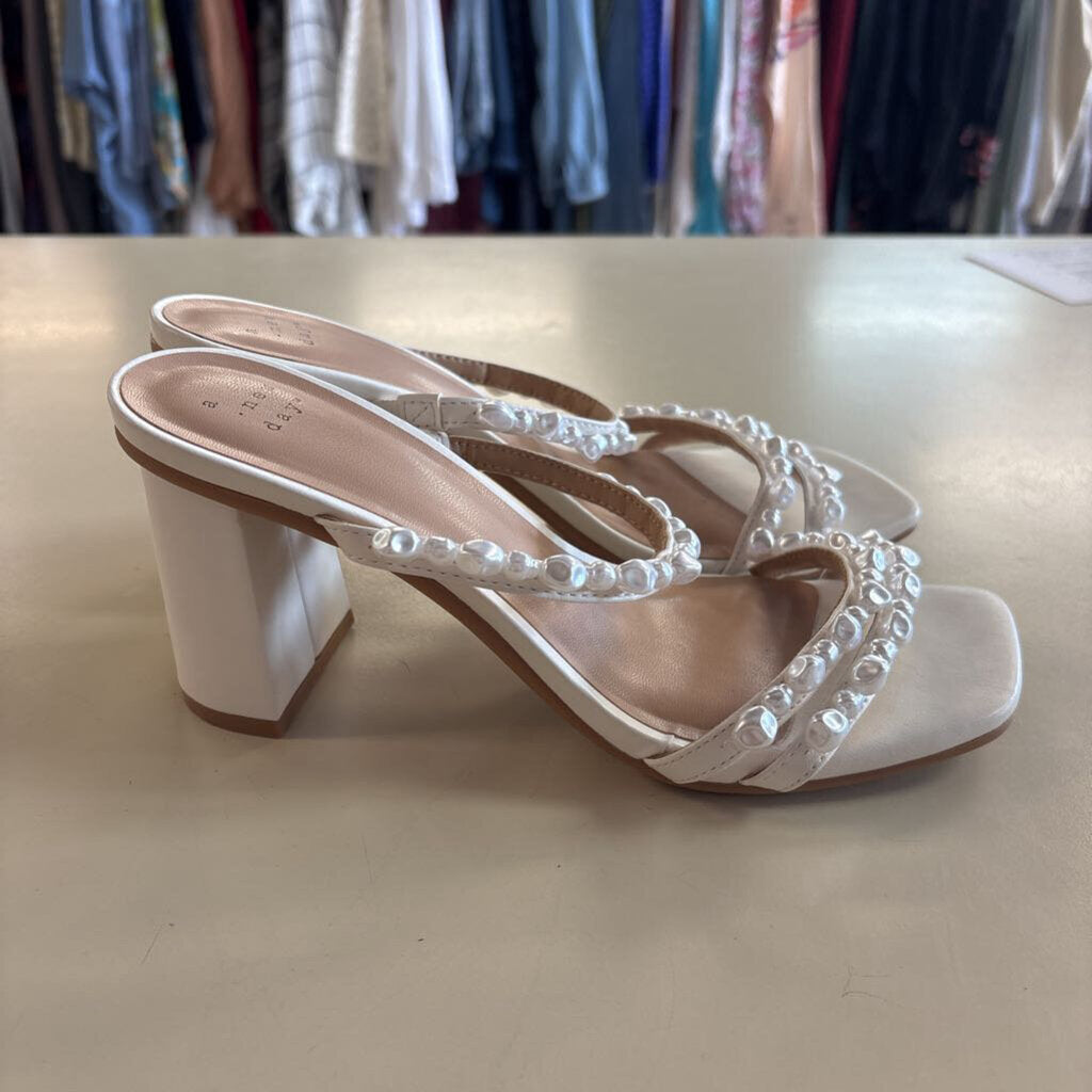 A New Day White Fresh Water Pearl Strap Black Heels 6.5