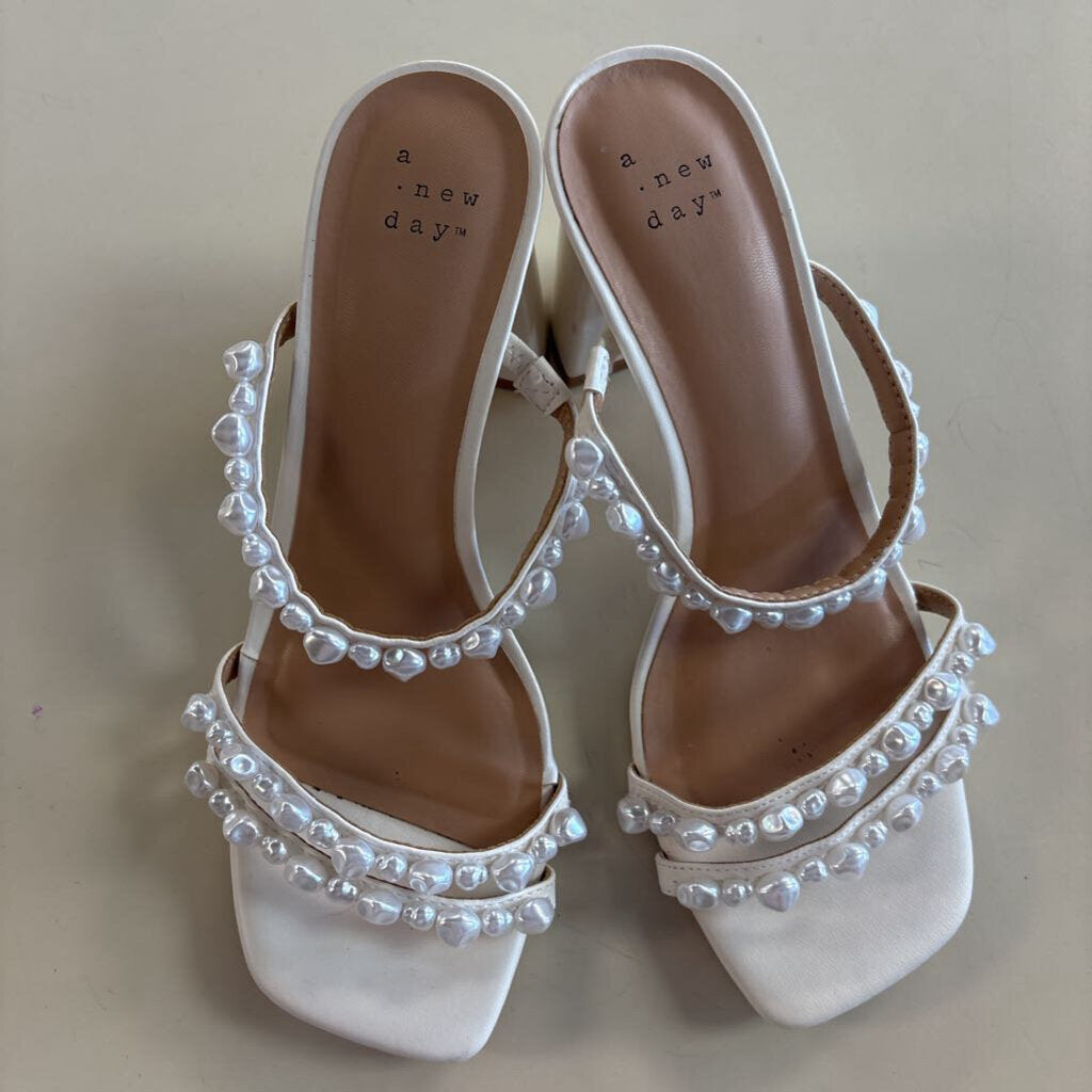 A New Day White Fresh Water Pearl Strap Black Heels 6.5