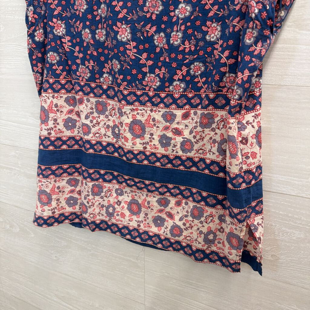 Matta Blue/ Pink Print Short Sleeve Top Medium