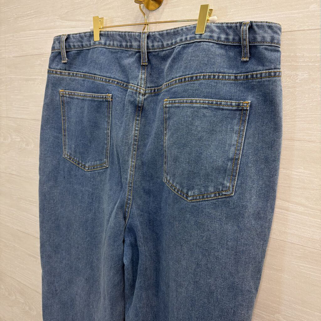 Pretty Little Thing Plus Medium Wash Distressed Wide Leg Jeans 18W