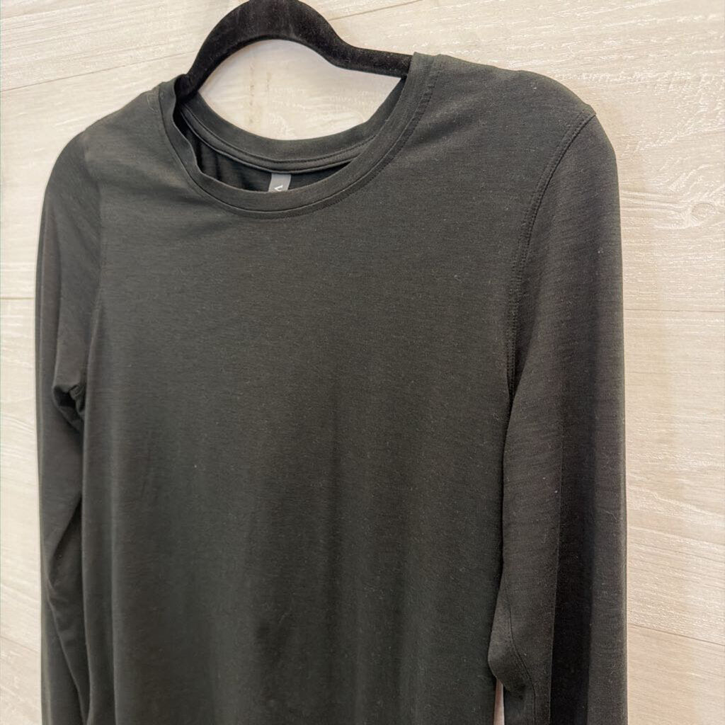 Vuori Black Long Sleeve Top Medium