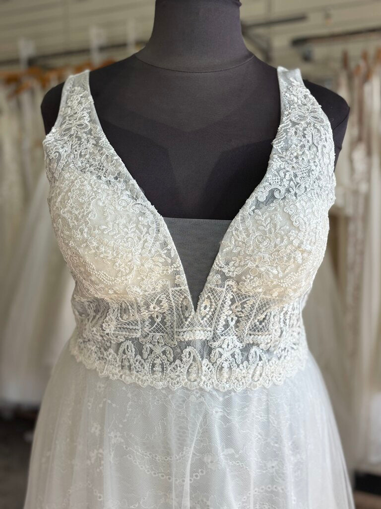 Clarisse Lace Plunge Wedding Dress 24