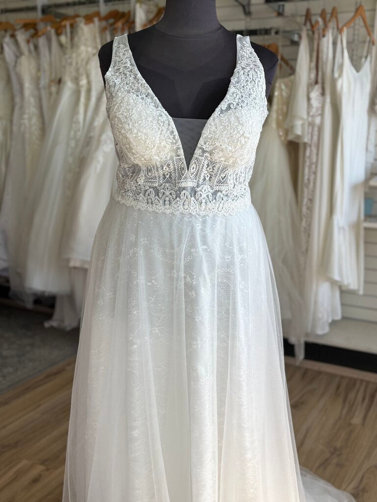 Clarisse Lace Plunge Wedding Dress 24