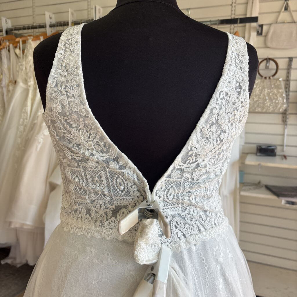 Clarisse Lace Plunge Wedding Dress 24