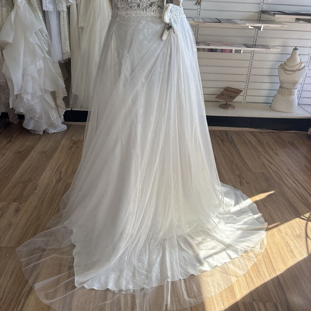 Clarisse Lace Plunge Wedding Dress 24