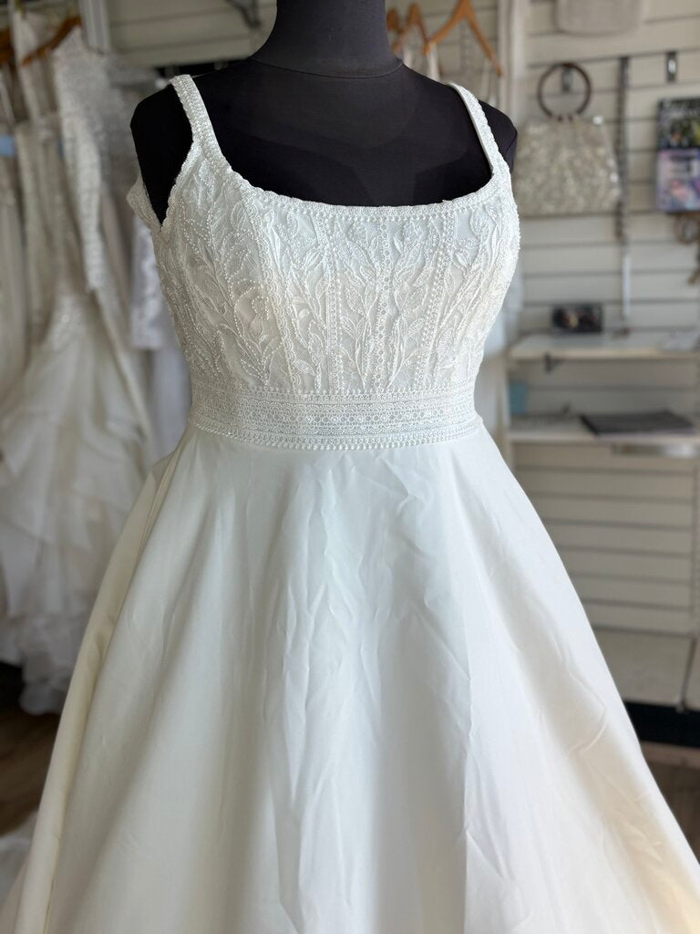 Sincerity Bridal Square Neck Bridal Gown 18