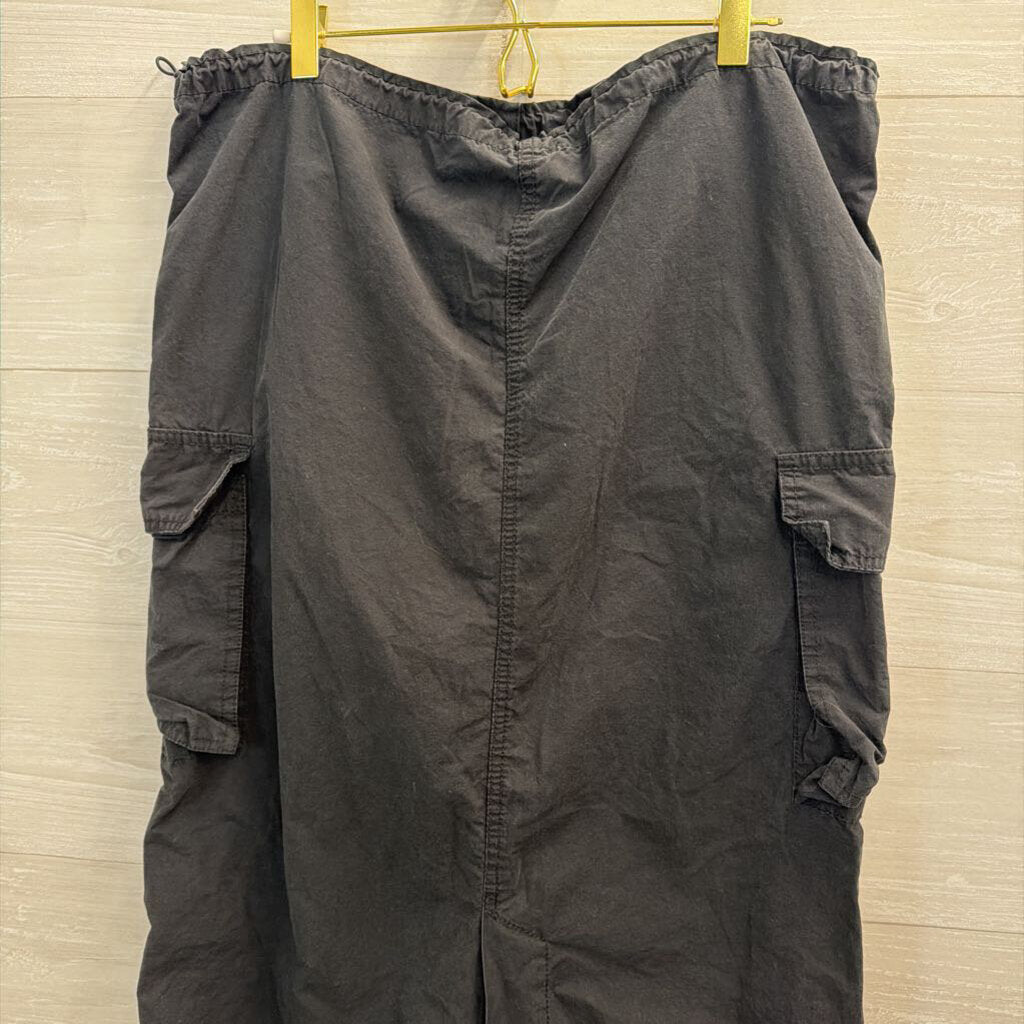 Black Cinch Waist Cargo Midi Skirt Small