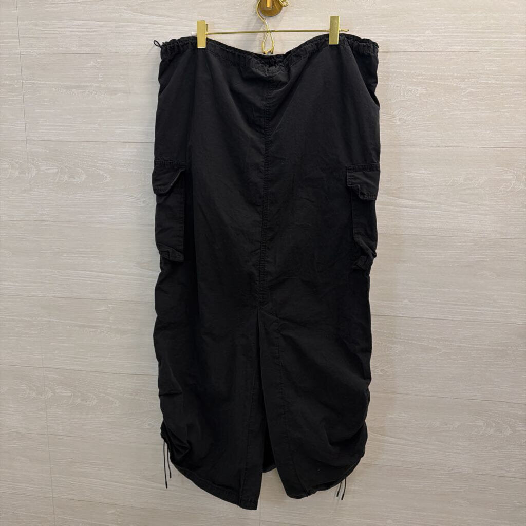 Black Cinch Waist Cargo Midi Skirt Small