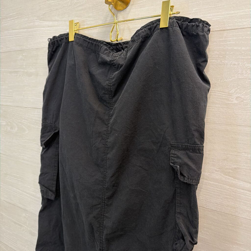 Black Cinch Waist Cargo Midi Skirt Small