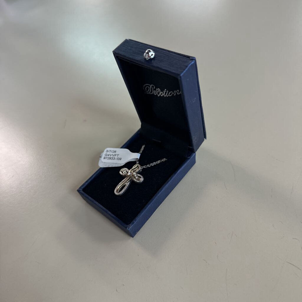 Two Toned Cross Pendant Necklace