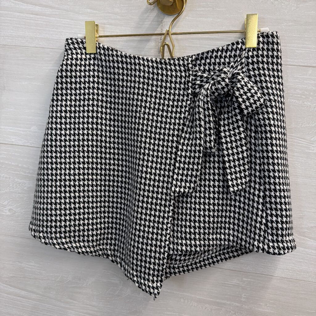 Black/ White Houndstooth Wrap Skort Small