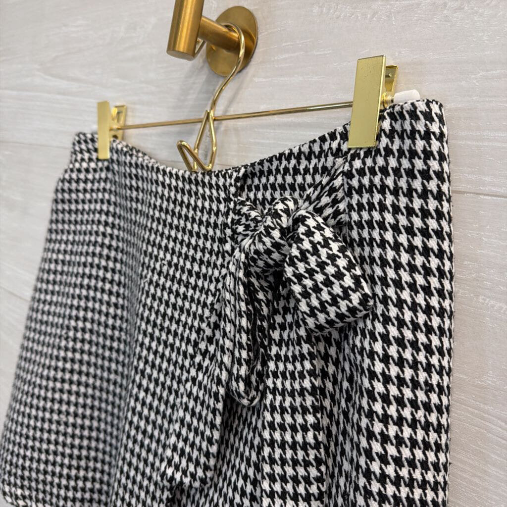 Black/ White Houndstooth Wrap Skort Small