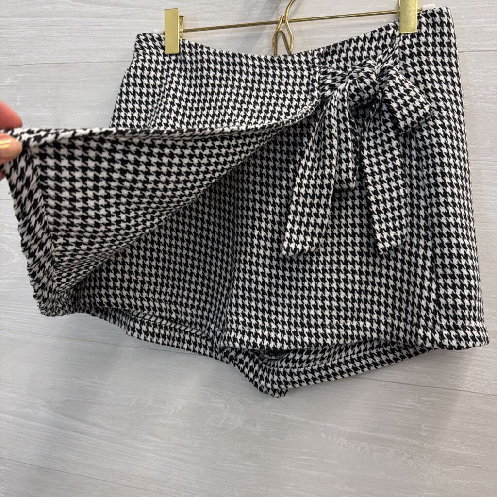 Black/ White Houndstooth Wrap Skort Small