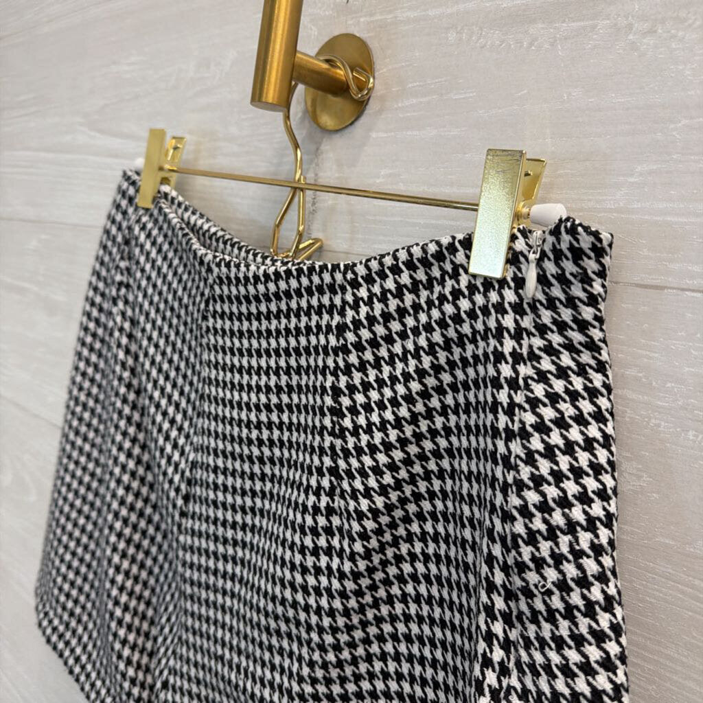 Black/ White Houndstooth Wrap Skort Small
