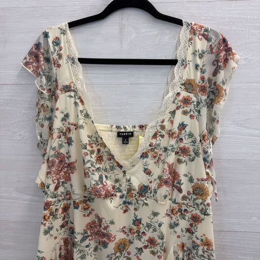 Torrid Cream/ Multi Floral Print V Neck Short Sleeve Top 3