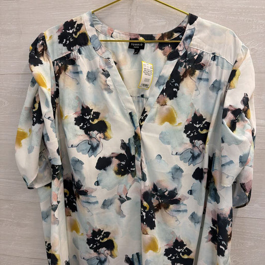Torrid White/ Multi Print Short Sleeve Top 3