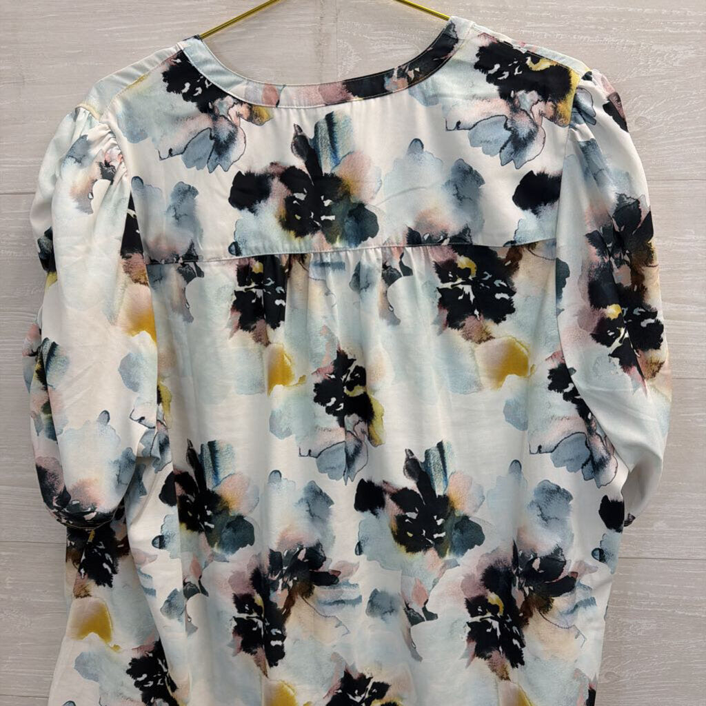 Torrid White/ Multi Print Short Sleeve Top 3