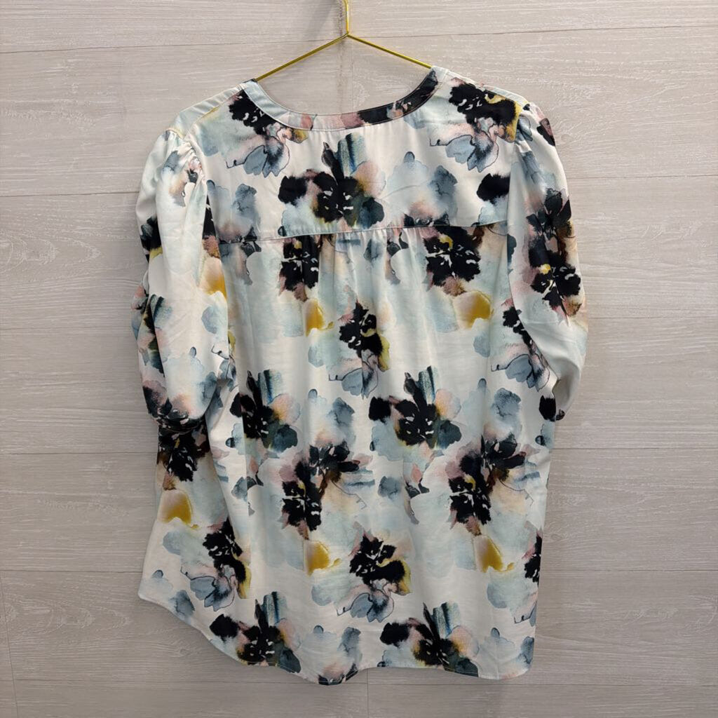 Torrid White/ Multi Print Short Sleeve Top 3