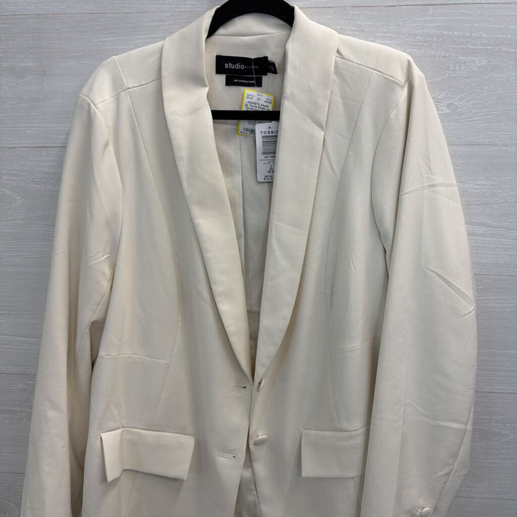 Studio by Torrid Ivory Crepe Blazer Jacket 2