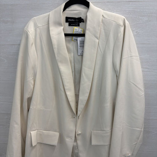 Studio by Torrid Ivory Crepe Blazer Jacket 2