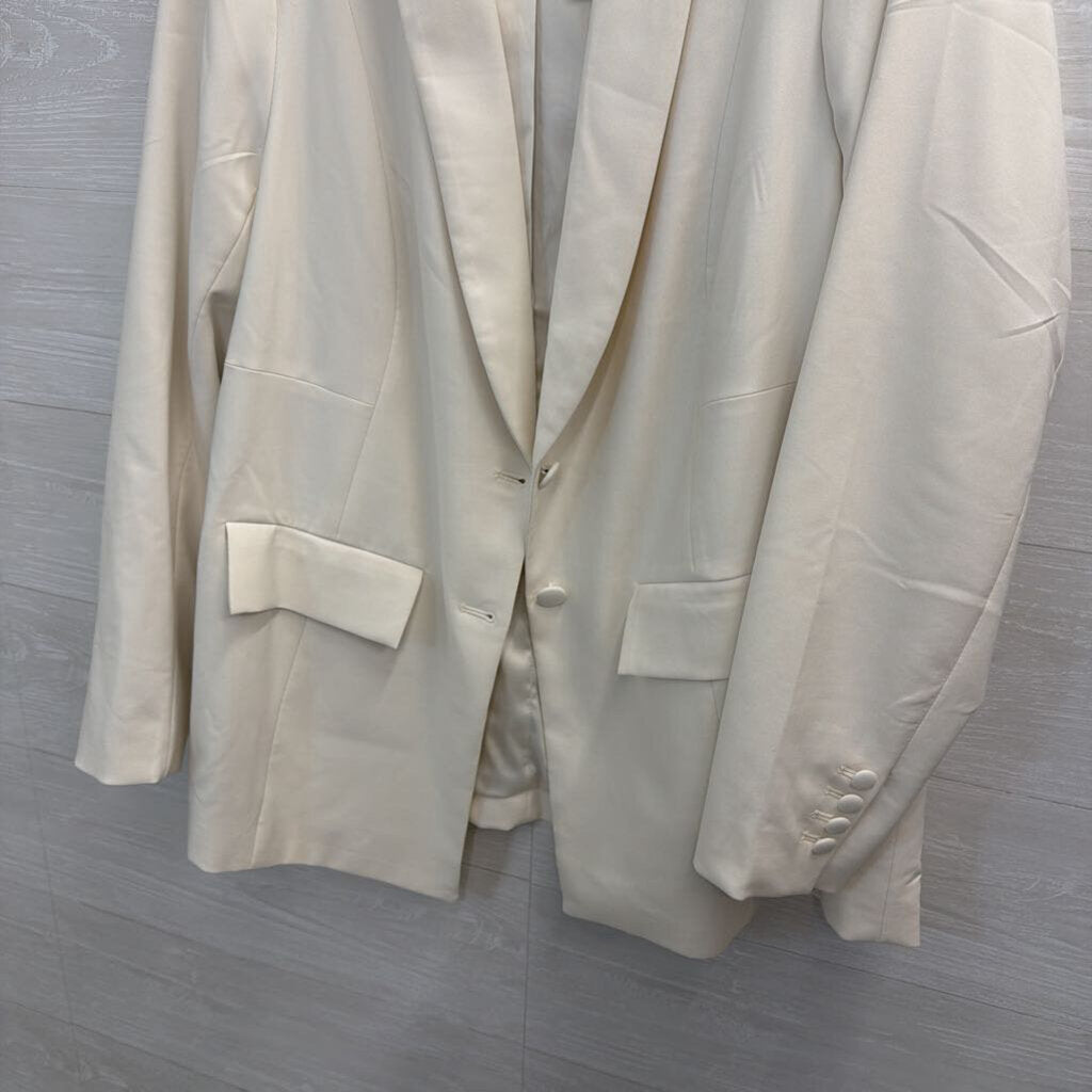 Studio by Torrid Ivory Crepe Blazer Jacket 2
