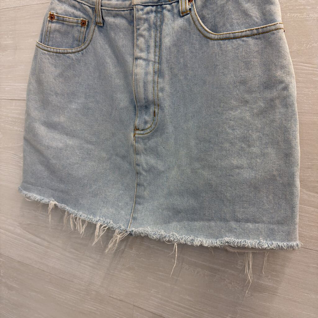 The Vintage Twin Light Wash Raw Hem Denim Skirt 8