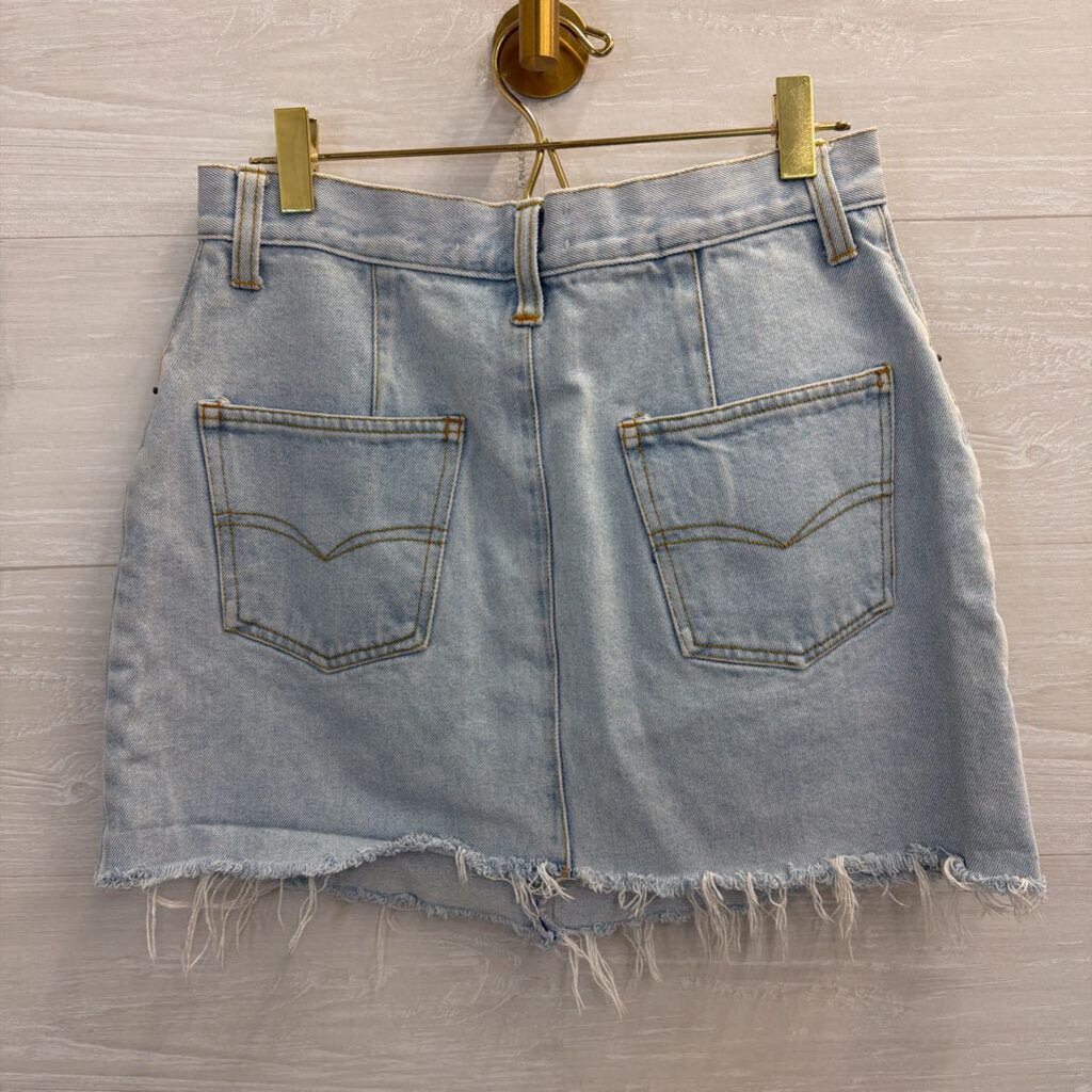The Vintage Twin Light Wash Raw Hem Denim Skirt 8