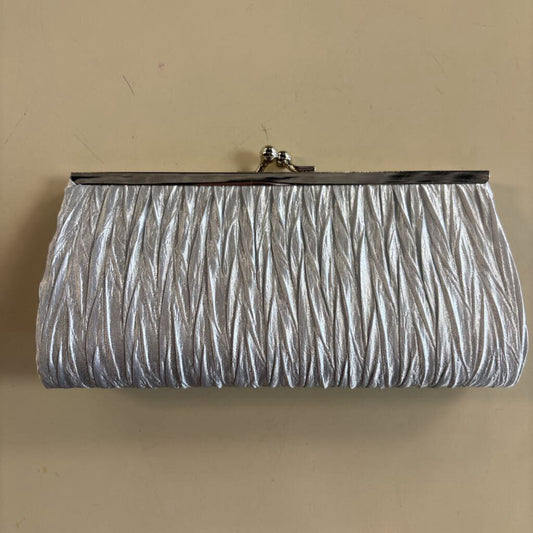 Silver Crinkle Kiss Lock Small Clutch Purse