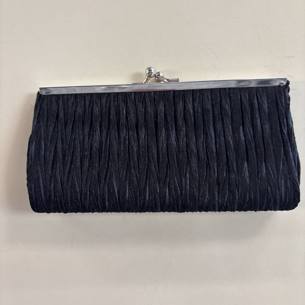 Black Crinkle Kiss Lock Small Clutch Purse