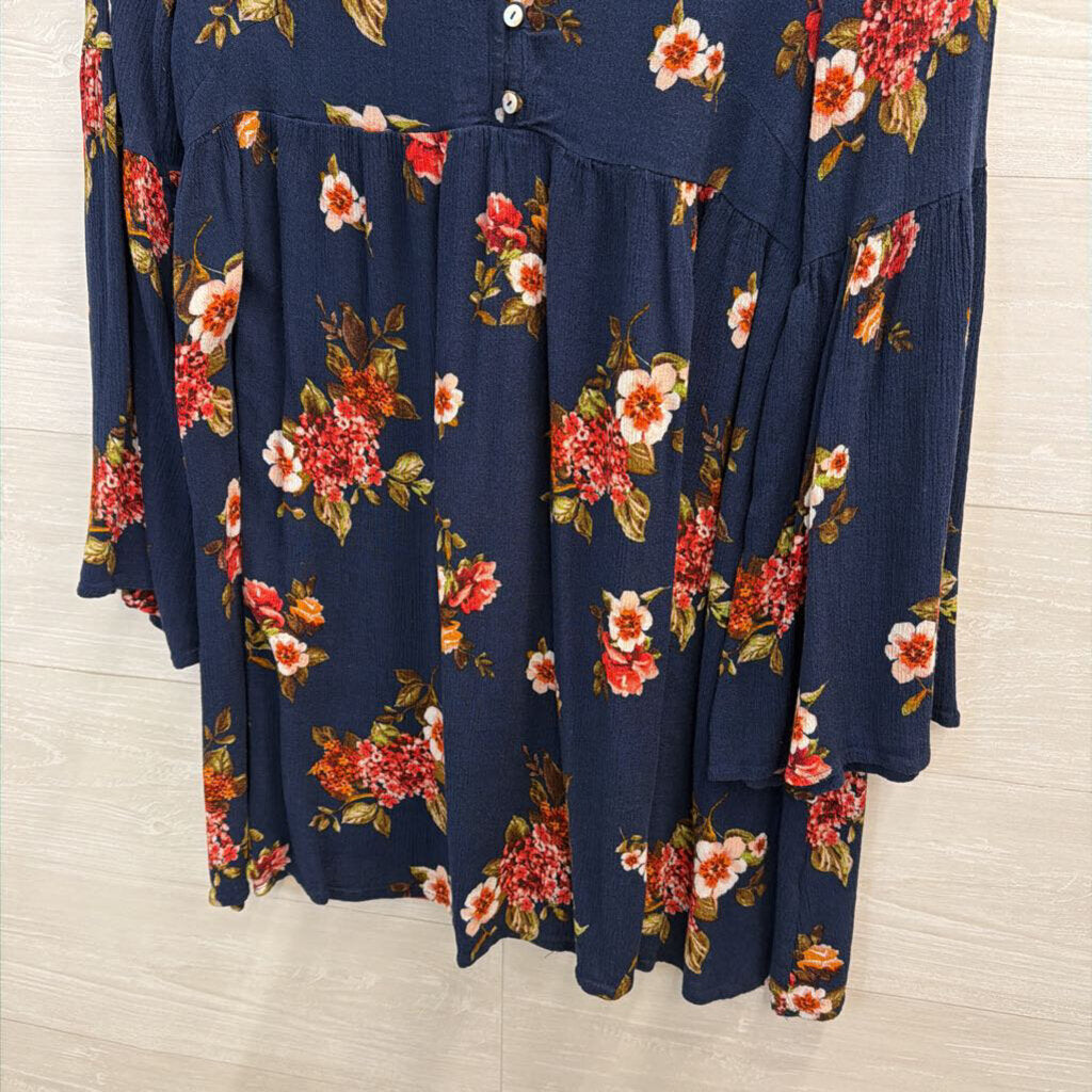 Altar'd State Blue/ Multi Floral Print Long Sleeve Tunic Top Large