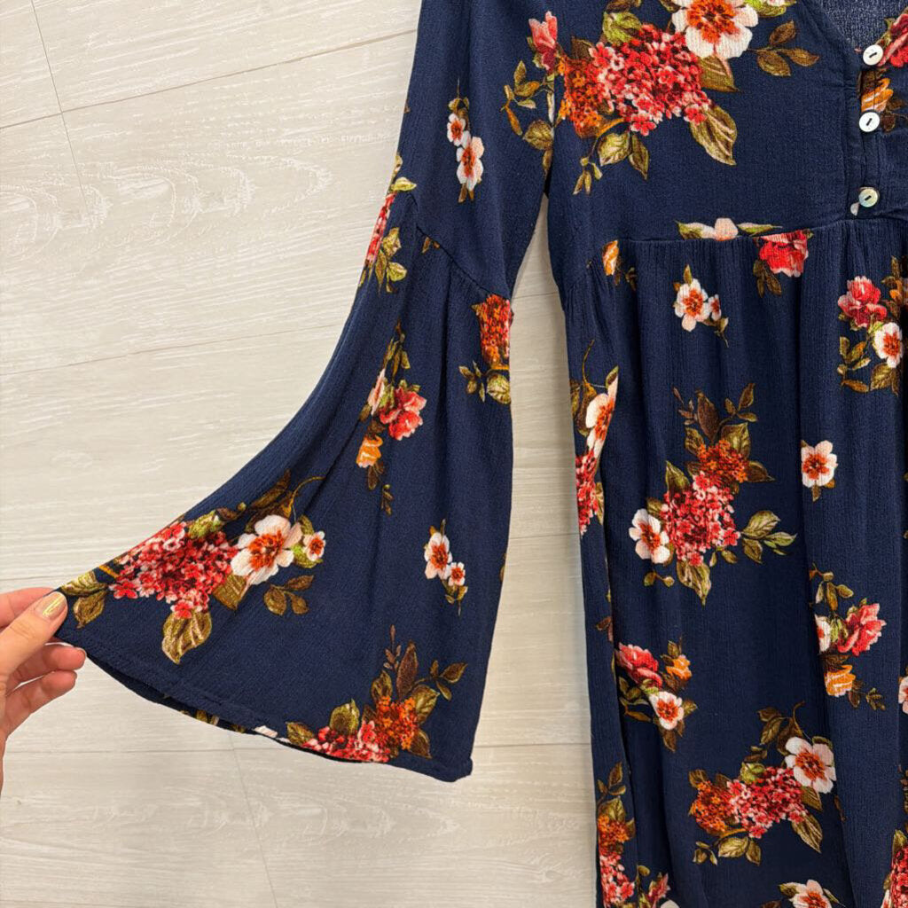 Altar'd State Blue/ Multi Floral Print Long Sleeve Tunic Top Large